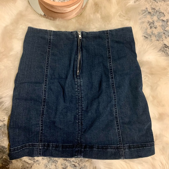 Dark wash mini jean skirt - Picture 3 of 4